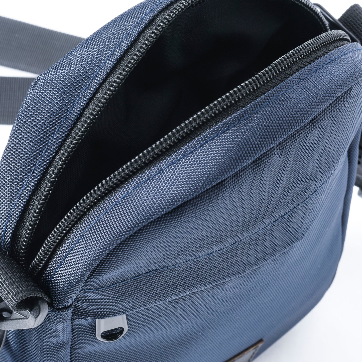 Voyager Mini Crossbody bag | Shoulder bag - Blue