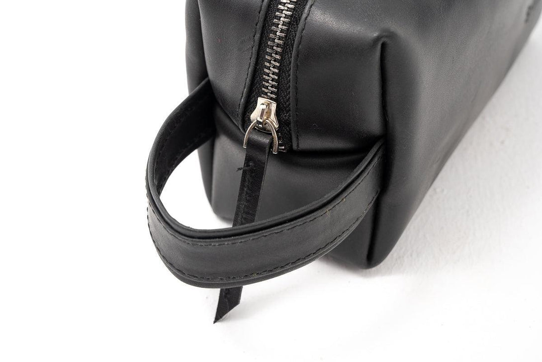 Black Cupola Leather Travel Pouch - Spiš.