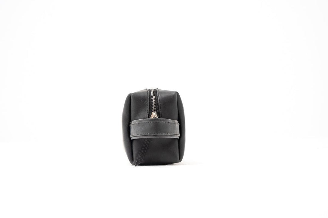 Black Cupola Leather Travel Pouch - Spiš.